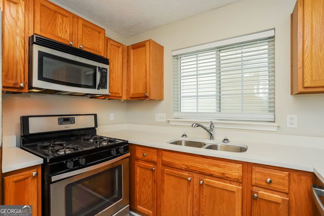 688 Windcroft Circle, Acworth, GA 30101