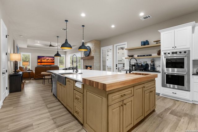 192 RIVERWOOD, Boerne, TX 78006