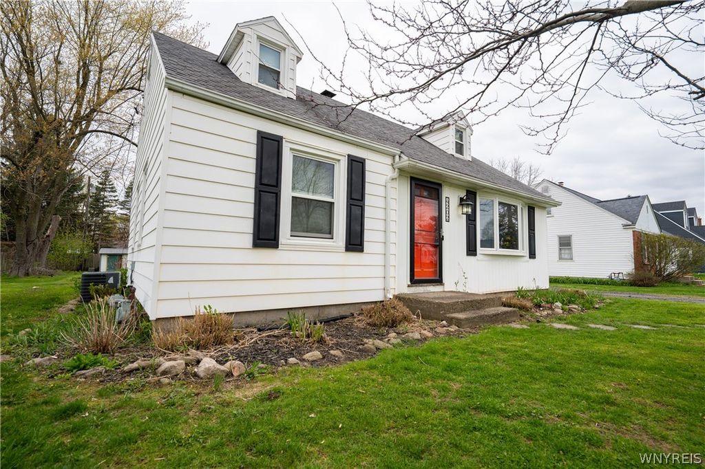 4202 Shimerville Road, Clarence, NY 14031