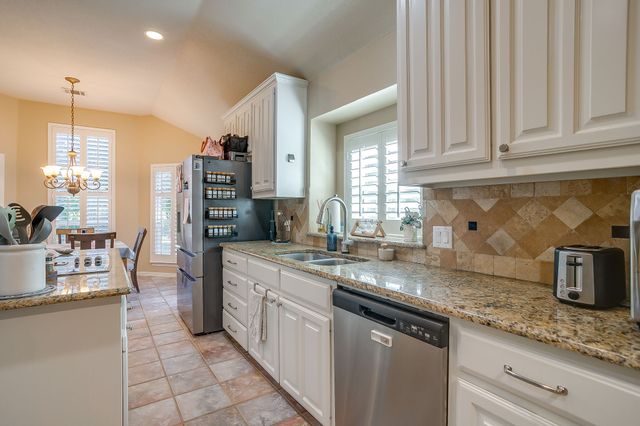 14 Zachary Court, Mansfield, TX 76063