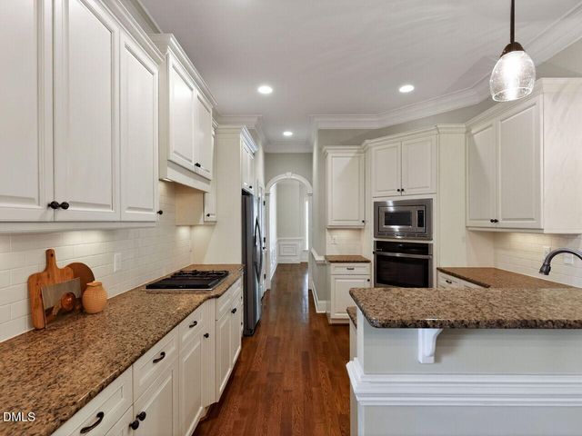 1813 Green Oaks Parkway, Holly Springs, NC 27540
