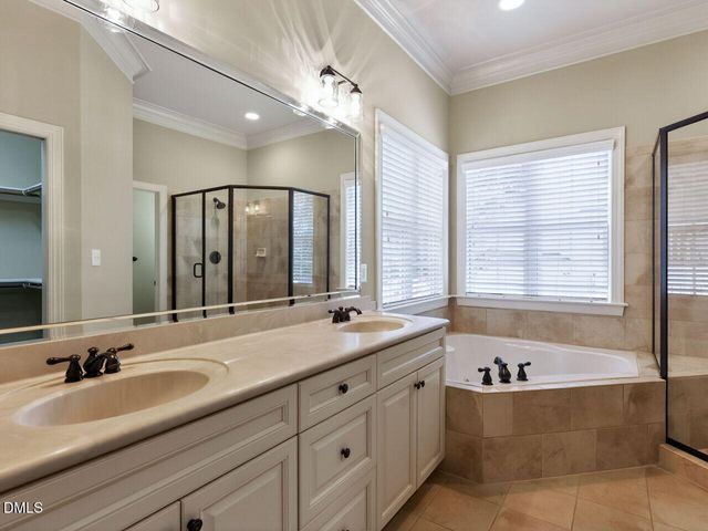 1813 Green Oaks Parkway, Holly Springs, NC 27540