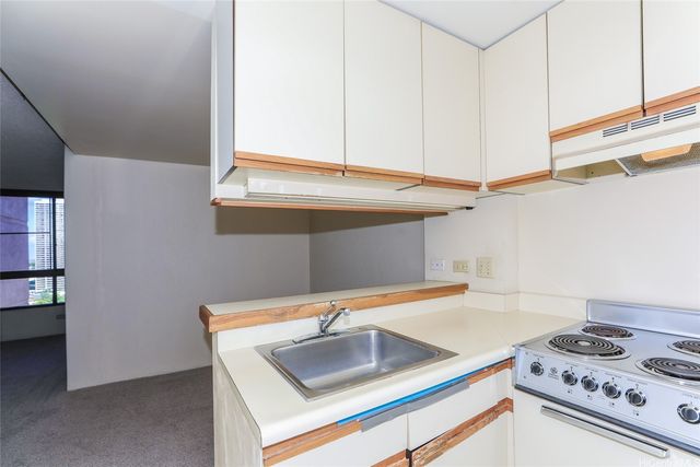 5333 Likini Street 1504, Honolulu, HI 96818