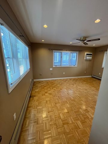 6 Eliot 1, Somerville, MA 02143