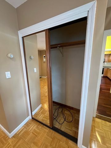 6 Eliot 1, Somerville, MA 02143