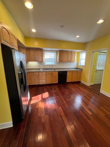 6 Eliot 1, Somerville, MA 02143