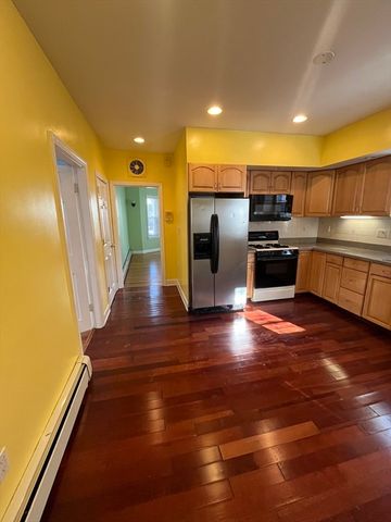 6 Eliot 1, Somerville, MA 02143