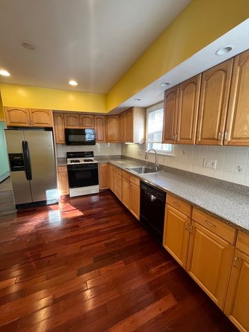 6 Eliot 1, Somerville, MA 02143