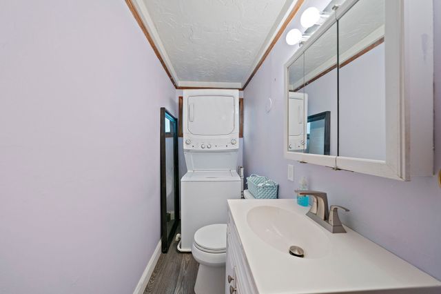 209 Highland Ave, Quincy, MA 02170