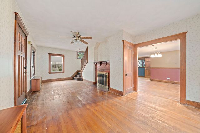 209 Highland Ave, Quincy, MA 02170