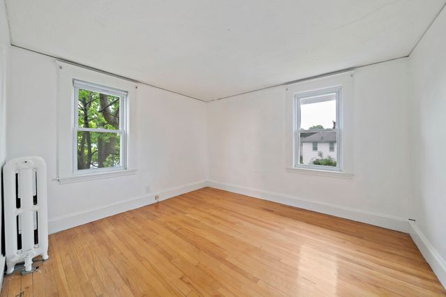 209 Highland Ave, Quincy, MA 02170