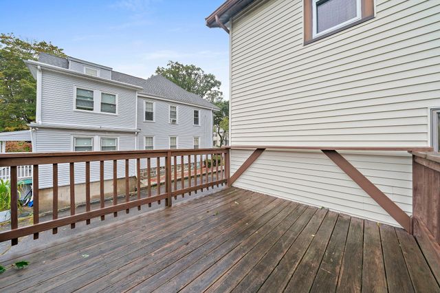 209 Highland Ave, Quincy, MA 02170
