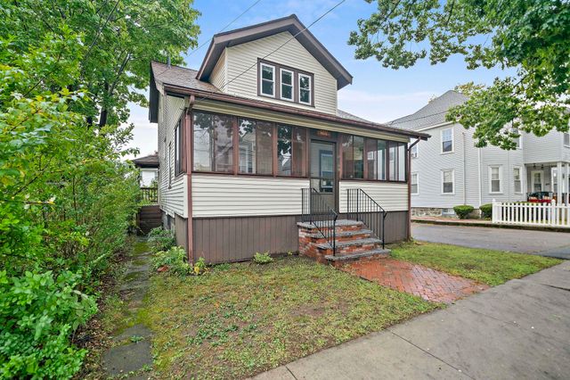 209 Highland Ave, Quincy, MA 02170
