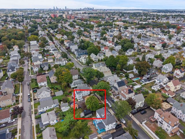 209 Highland Ave, Quincy, MA 02170