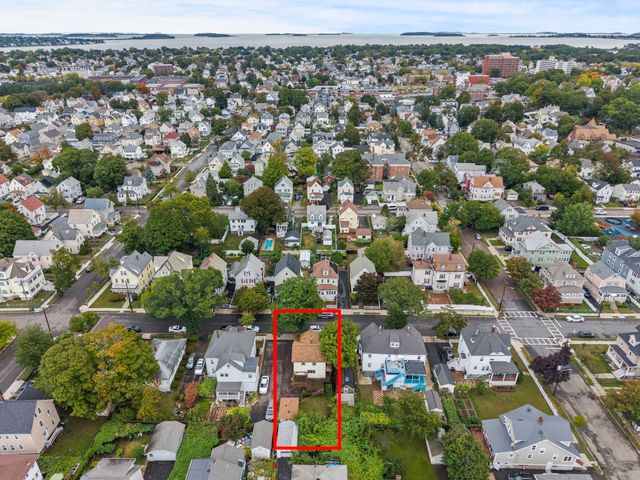 209 Highland Ave, Quincy, MA 02170