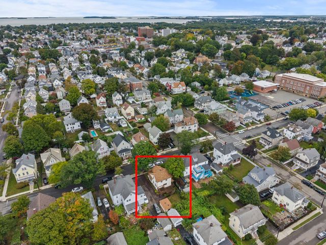 209 Highland Ave, Quincy, MA 02170