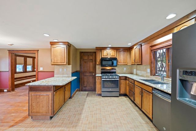 209 Highland Ave, Quincy, MA 02170