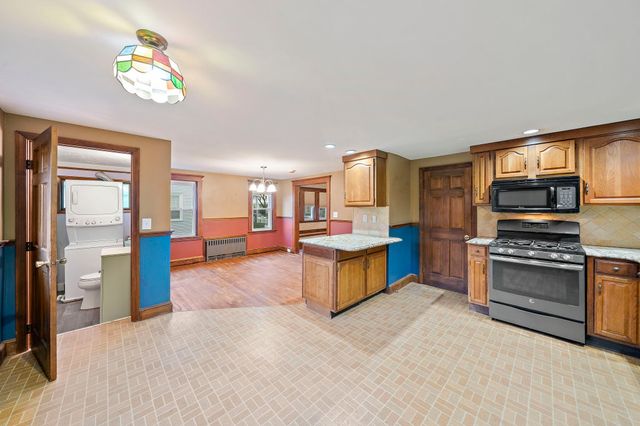 209 Highland Ave, Quincy, MA 02170