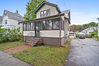209 Highland Ave, Quincy, MA 02170
