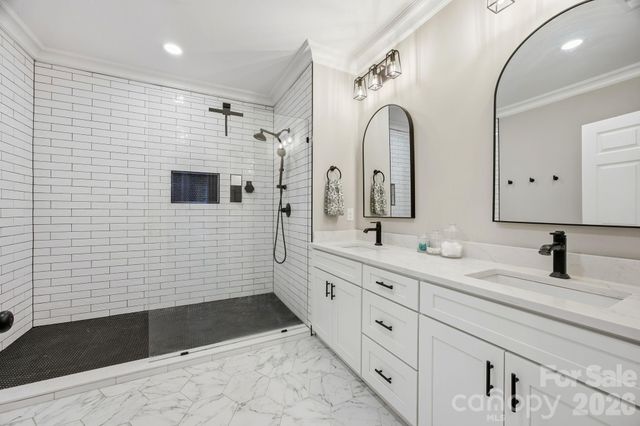 1224 Lago Vista Drive, Matthews, NC 28104