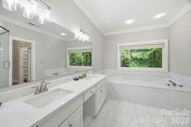 1224 Lago Vista Drive, Matthews, NC 28104