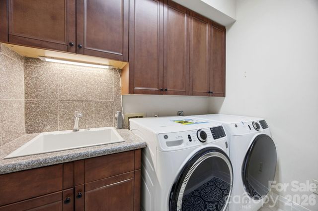 1224 Lago Vista Drive, Matthews, NC 28104