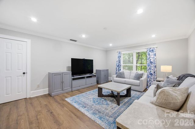 1224 Lago Vista Drive, Matthews, NC 28104