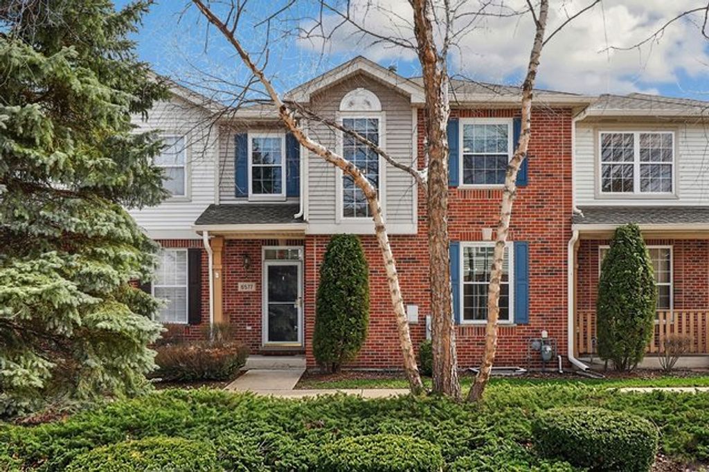 6577 Pine Lake Drive, Tinley Park, IL 60477