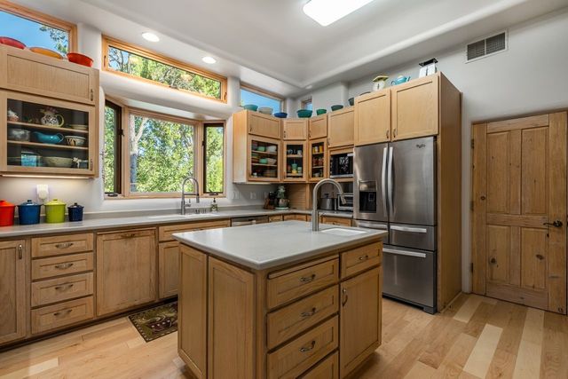 1055 Camino Real, Santa Fe, NM 87501