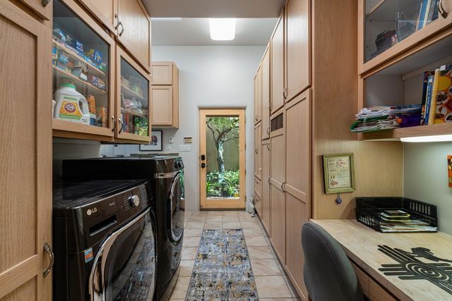 1055 Camino Real, Santa Fe, NM 87501