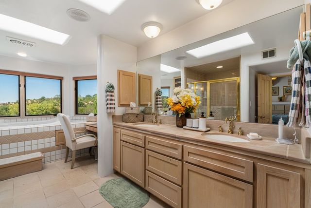 1055 Camino Real, Santa Fe, NM 87501