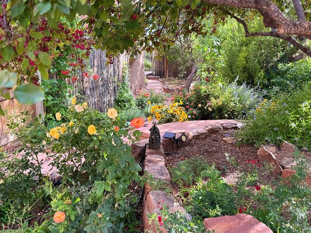 1055 Camino Real, Santa Fe, NM 87501