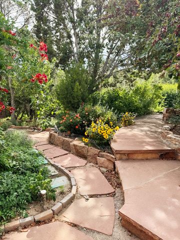 1055 Camino Real, Santa Fe, NM 87501