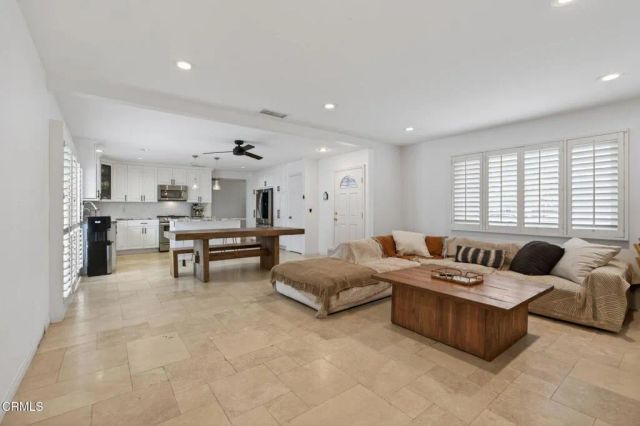 330 Garfield Rondo, Ventura, CA 93003