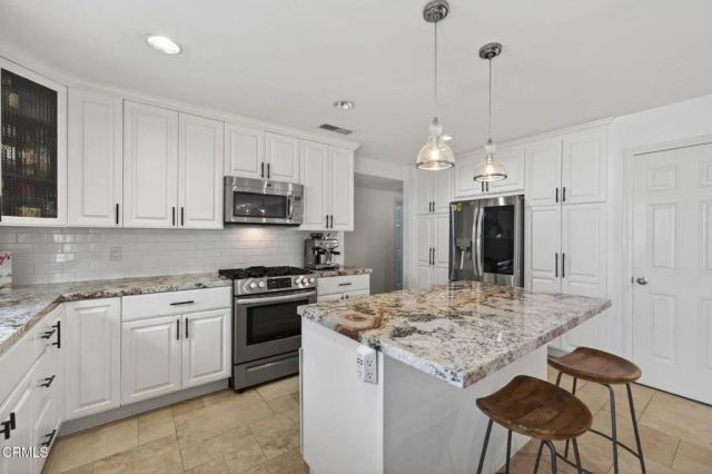 330 Garfield Rondo, Ventura, CA 93003