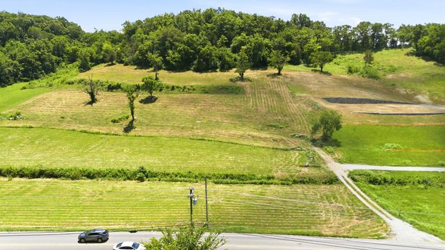 1952 Carters Creek PIKE, Franklin, TN 37064