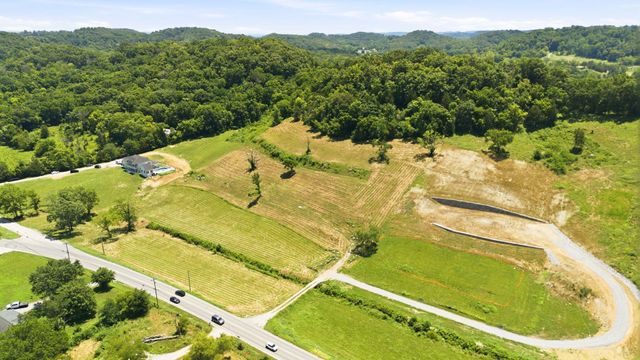 1952 Carters Creek PIKE, Franklin, TN 37064