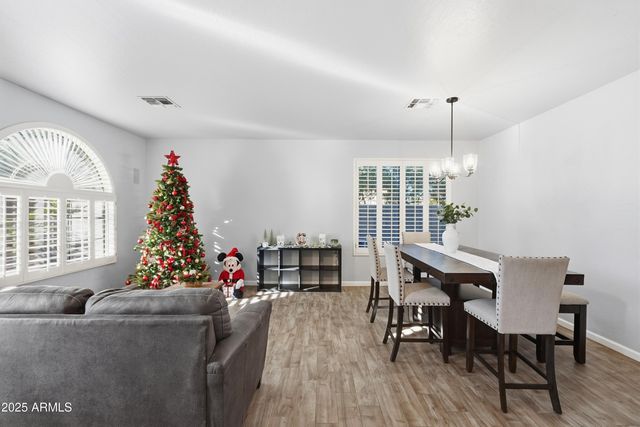 730 W CAROB Place, Chandler, AZ 85248