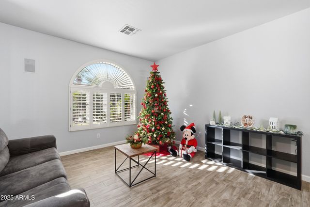 730 W CAROB Place, Chandler, AZ 85248