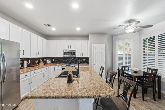 730 W CAROB Place, Chandler, AZ 85248