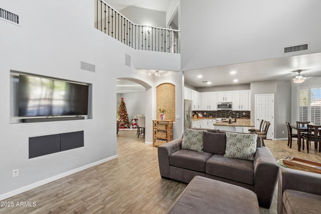 730 W CAROB Place, Chandler, AZ 85248