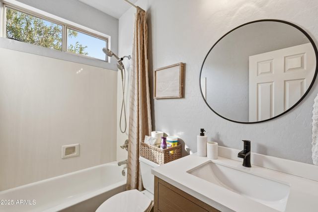 730 W CAROB Place, Chandler, AZ 85248