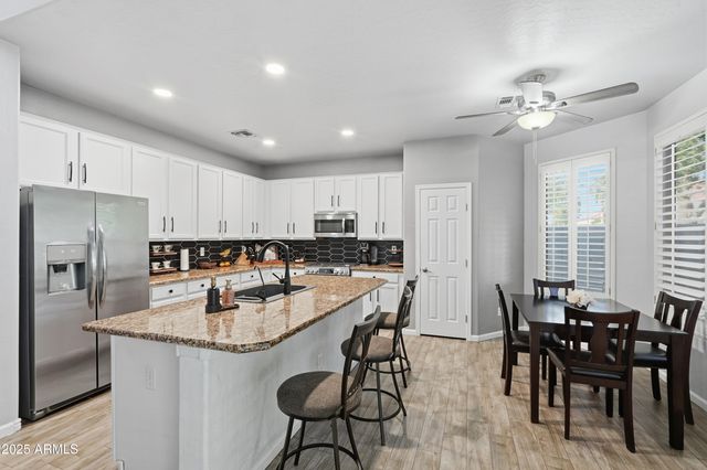 730 W CAROB Place, Chandler, AZ 85248