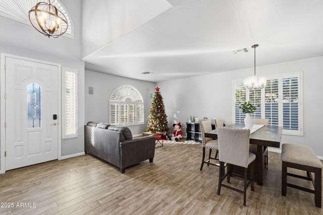 730 W CAROB Place, Chandler, AZ 85248