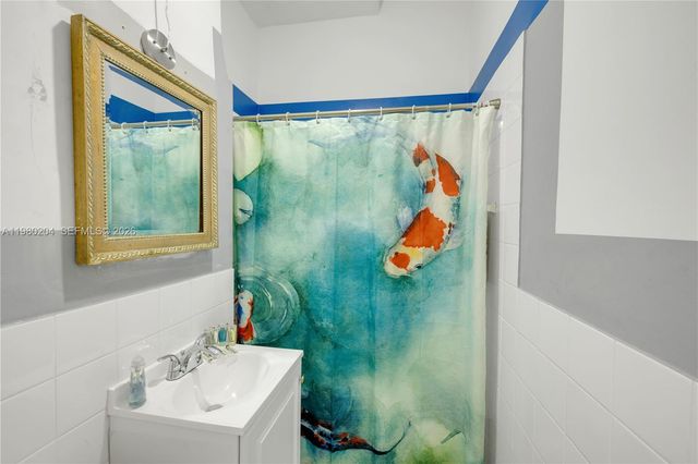 255 W 24th Street 107, Miami Beach, FL 33140