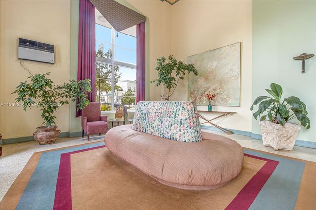 255 W 24th Street 107, Miami Beach, FL 33140
