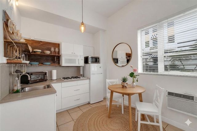 255 W 24th Street 107, Miami Beach, FL 33140