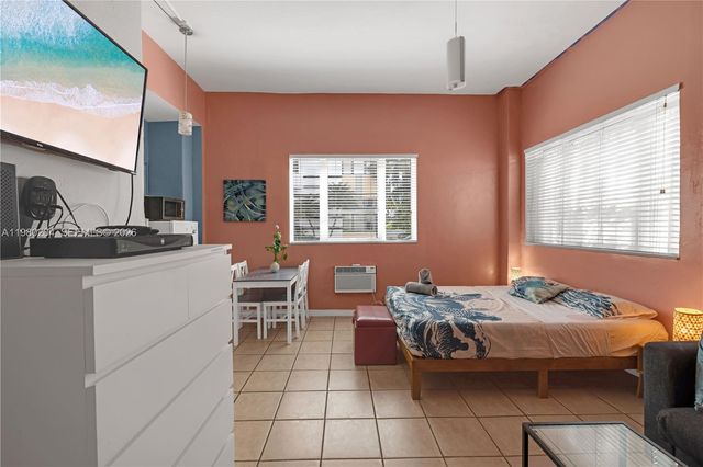 255 W 24th Street 107, Miami Beach, FL 33140