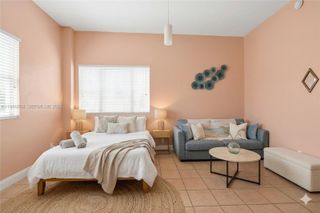 255 W 24th Street 107, Miami Beach, FL 33140
