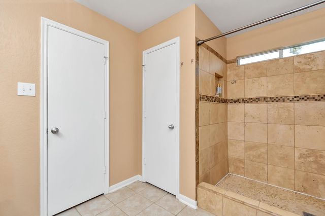 1247 Coppermeade Drive, Houston, TX 77067